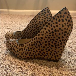 Banana Republic leopard shoes